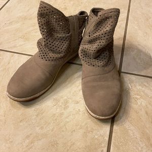 Flat soled, causal, suede booties.